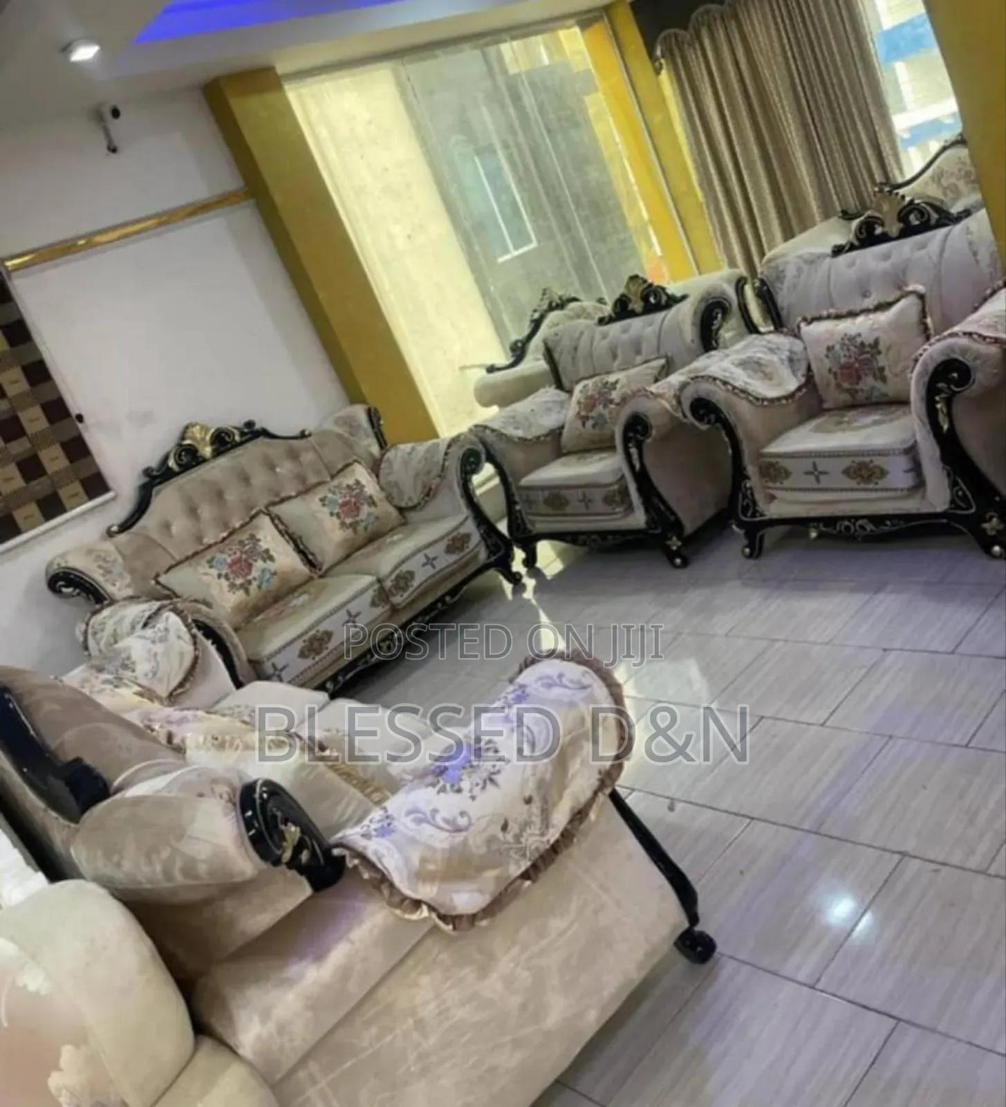 High Quality Standard 7 Seater Imported Foreign Royal Chair