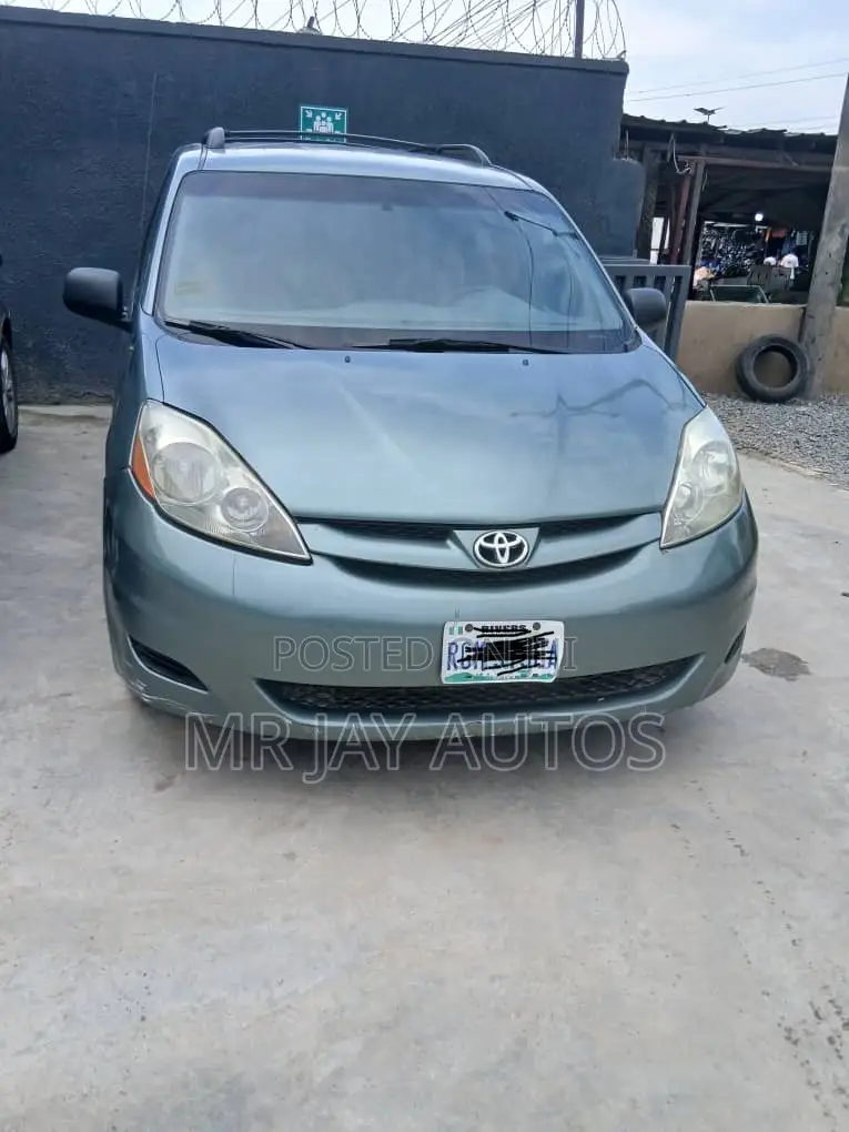 Toyota Sienna 2006 Gray