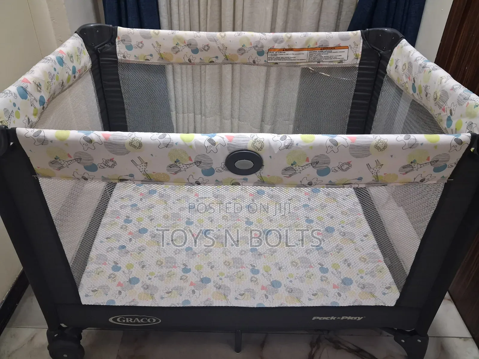 Grey and Cream Graco Baby Cot Pack N Play With Side Pocket
