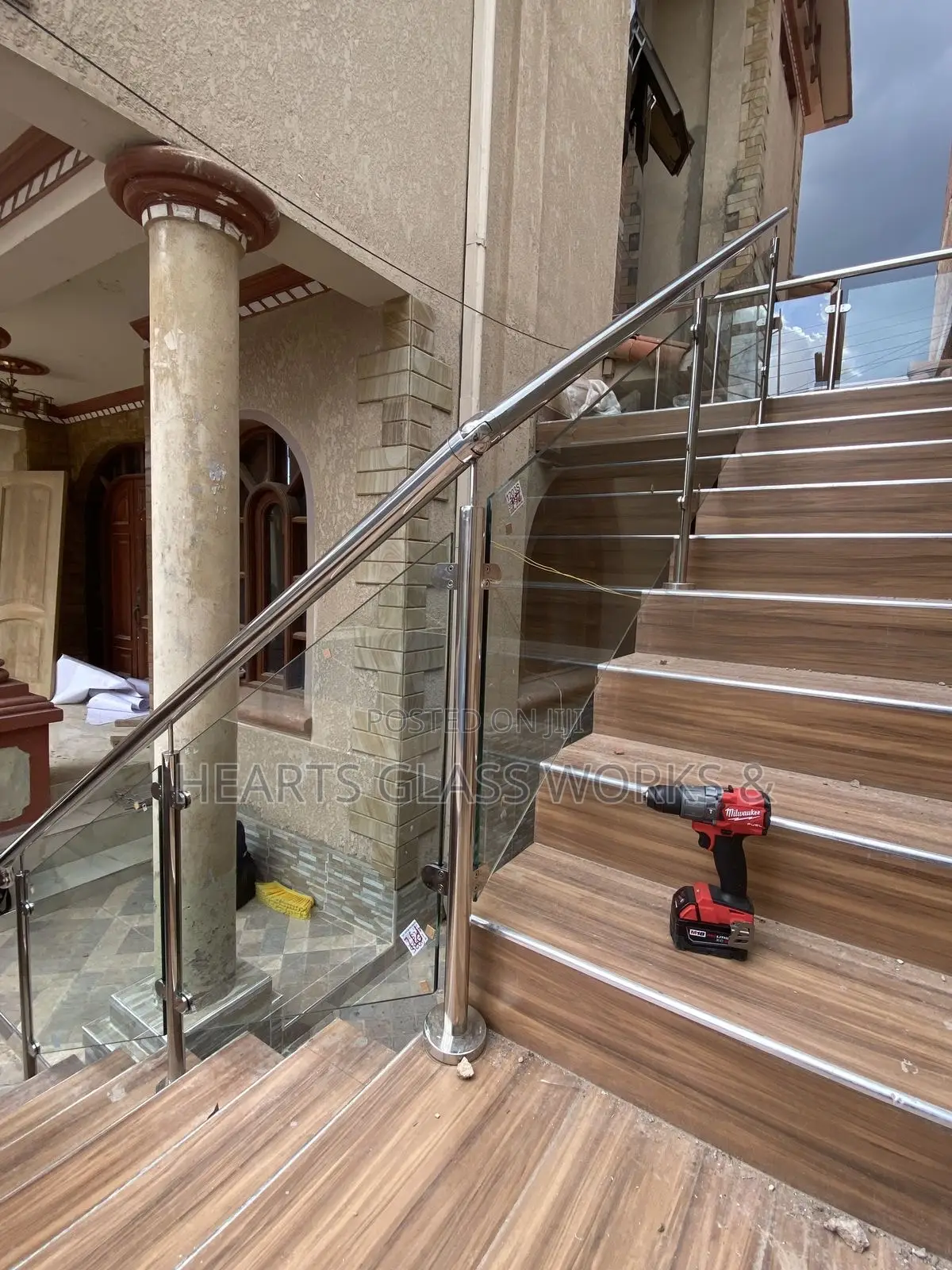 Architectural Steel Works With 10mm Toughen Glass for Staircase