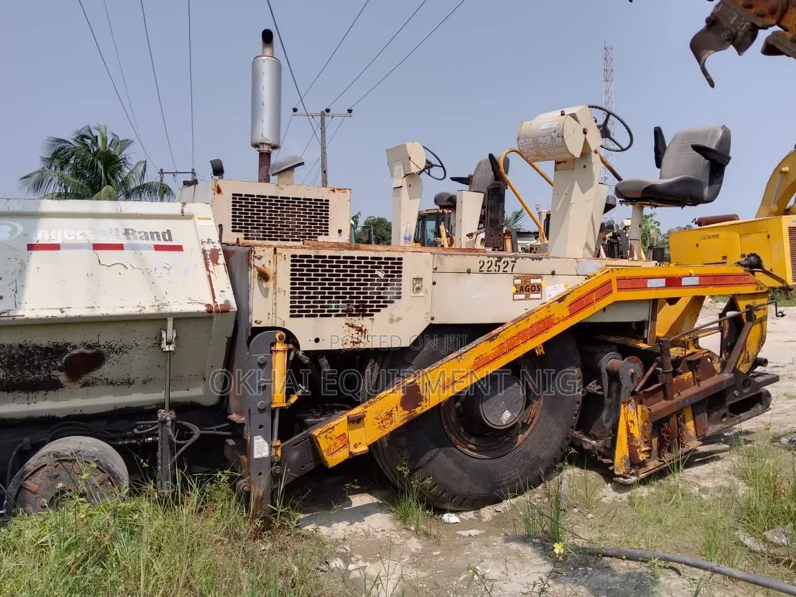 Tokunbo Asphalt Paver