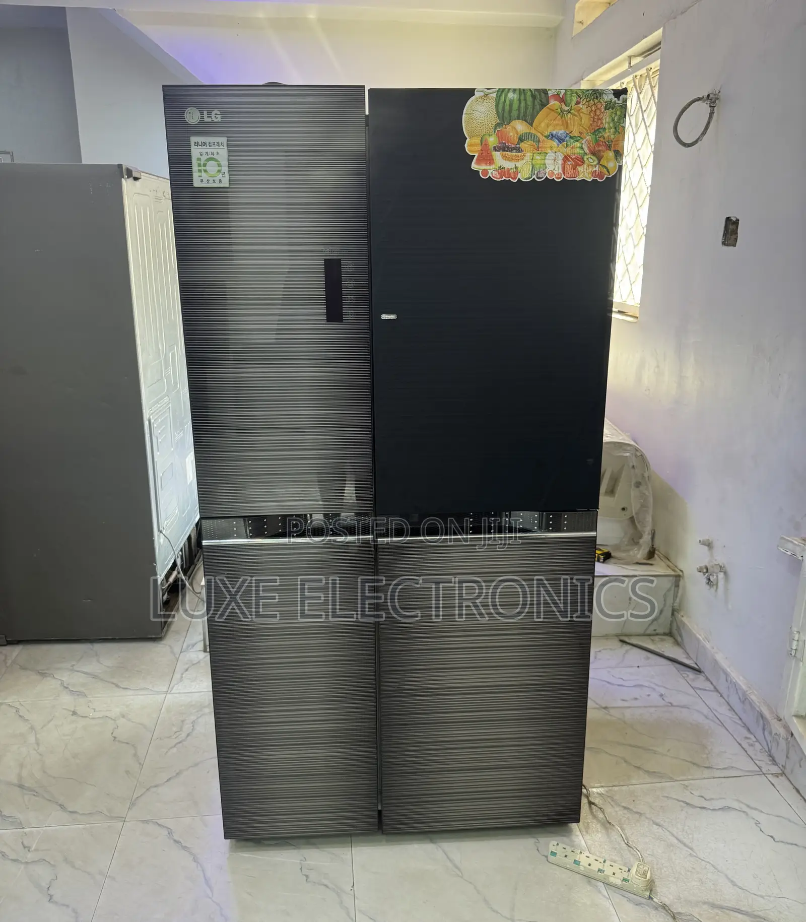 Lg 900liters Inverter Side by Side Refrigerator With Glass Exterior