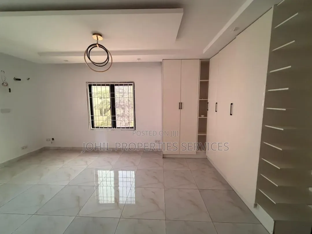 4bdrm Duplex in Life Camp for sale