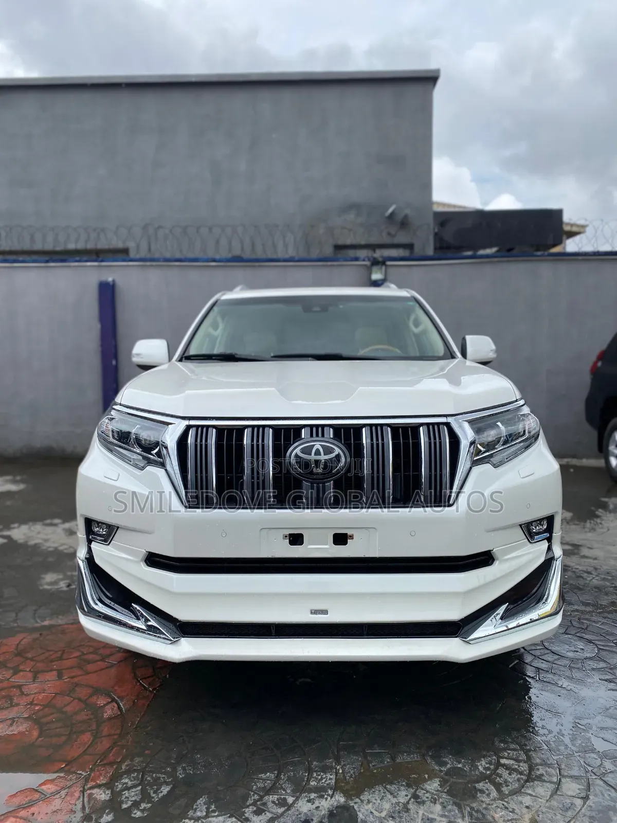 Toyota Land Cruiser Prado 2023 White