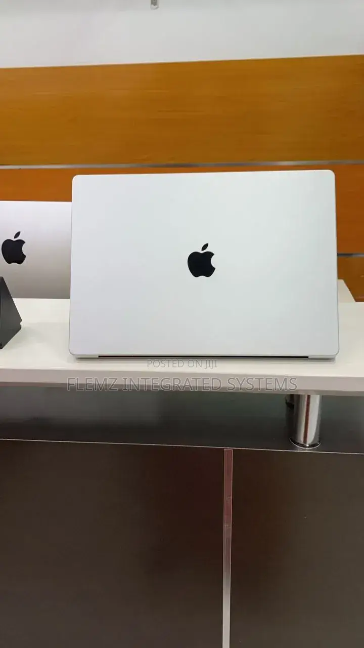 Laptop Apple MacBook Pro 2021 M1 Max 32GB Apple M1 Max SSD 1T