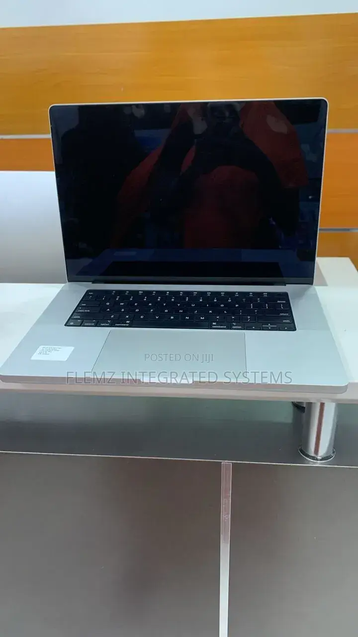 Laptop Apple MacBook Pro 2021 M1 Max 32GB Apple M1 Max SSD 1T