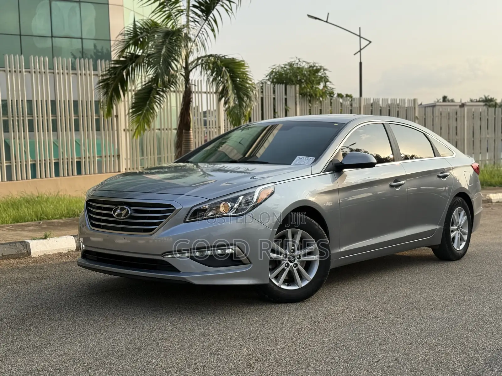 Hyundai Sonata Limited 4dr Sedan (2.4L 4cyl 6A) 2015 Silver