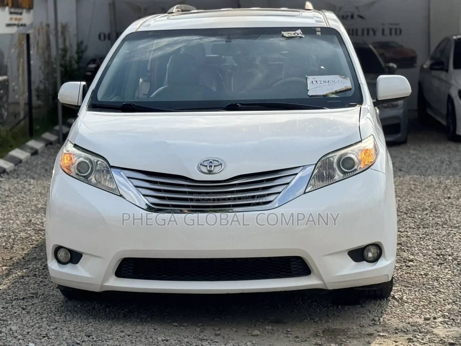 Toyota Sienna XLE 8 Passenger 2012 Silver