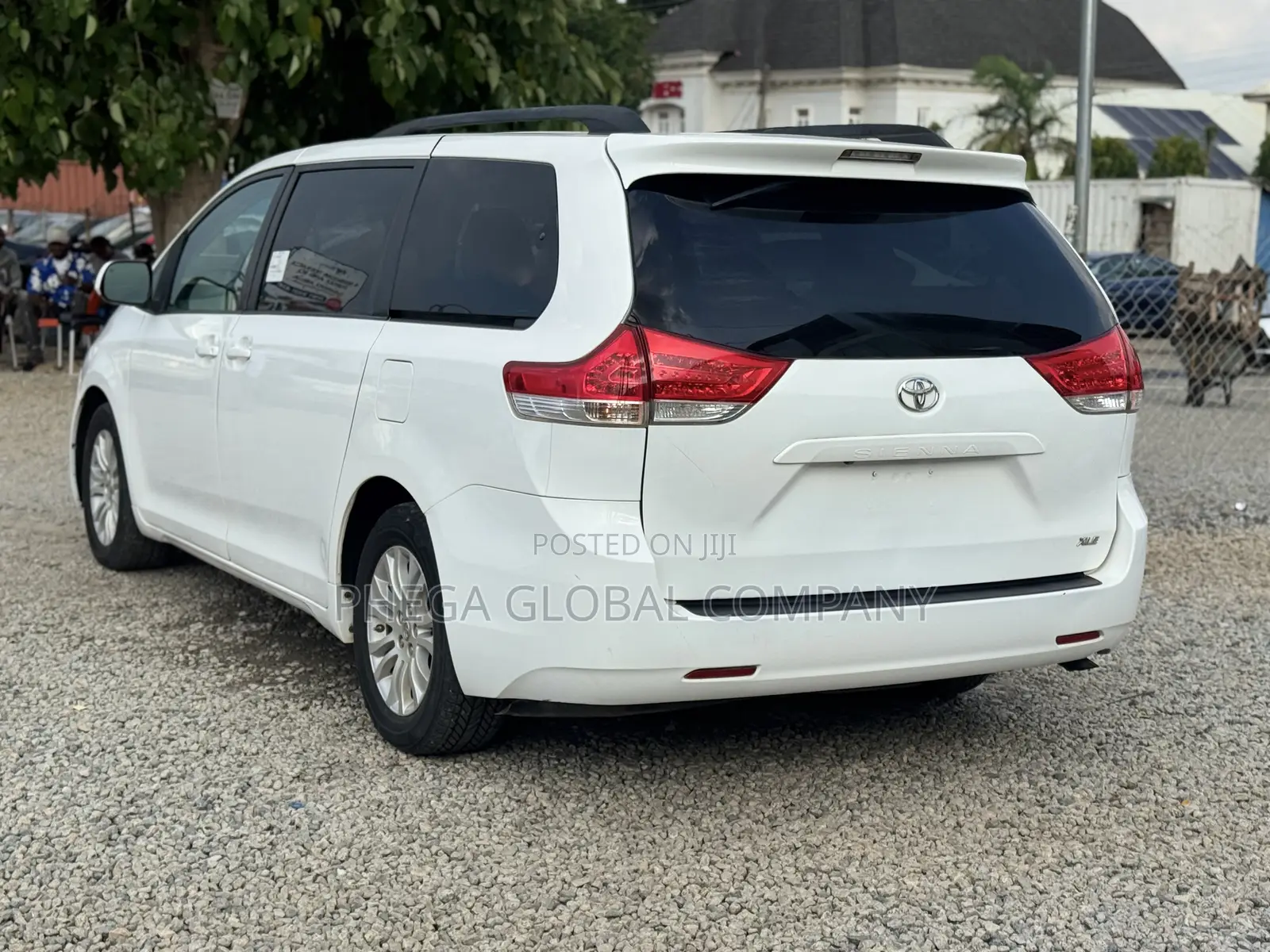 Toyota Sienna XLE 8 Passenger 2012 Silver