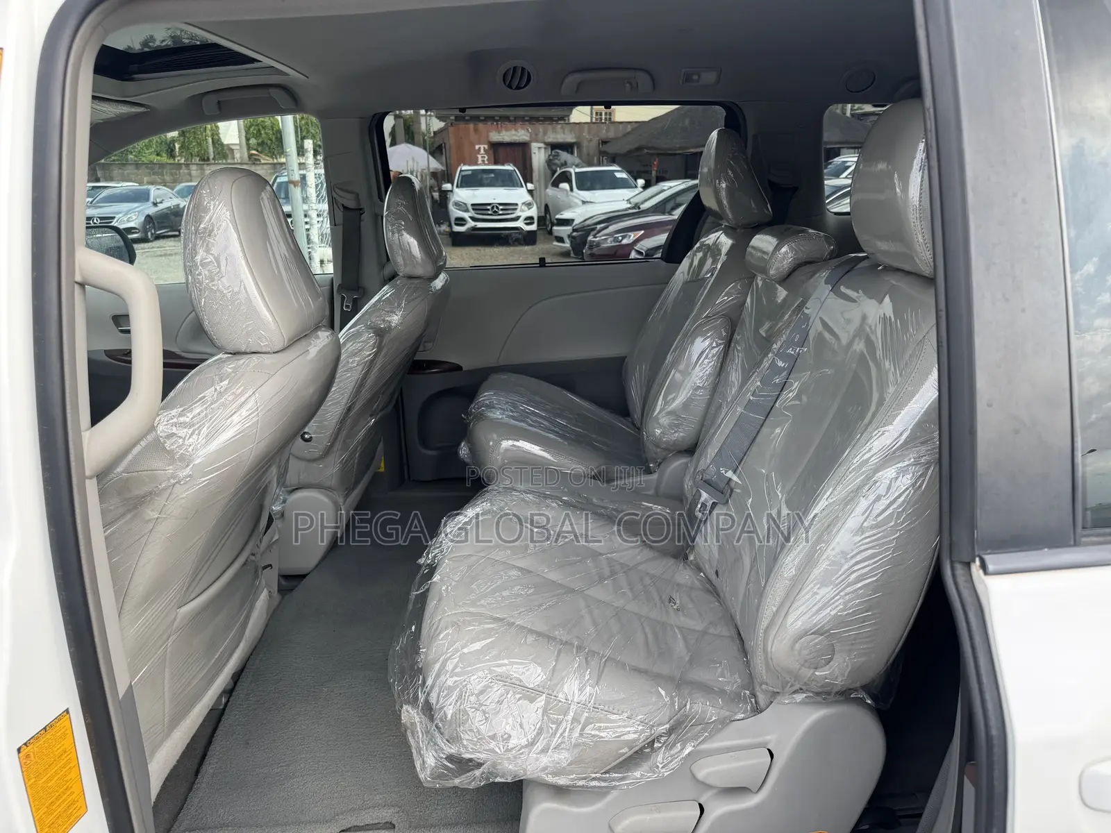 Toyota Sienna XLE 8 Passenger 2012 Silver