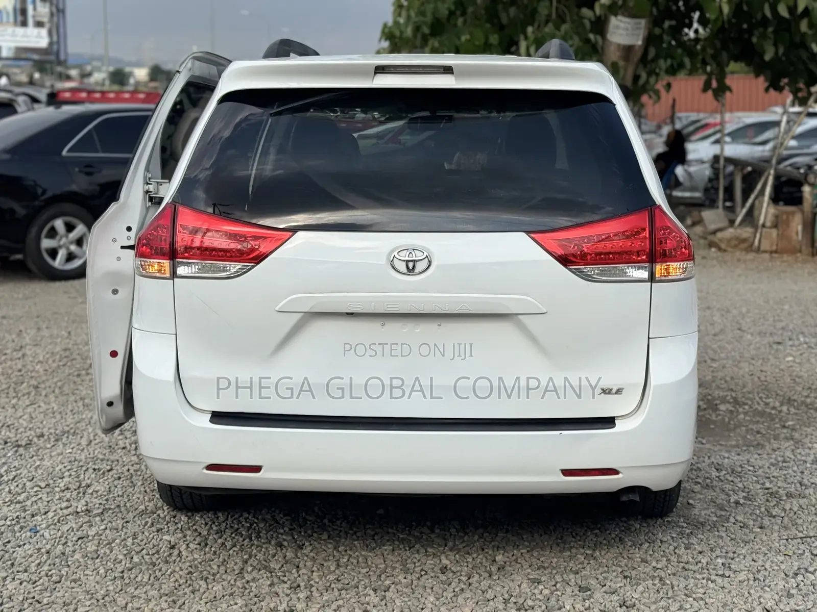 Toyota Sienna XLE 8 Passenger 2012 Silver