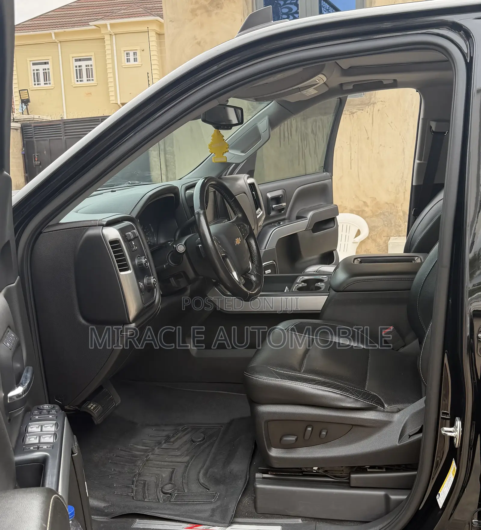 Chevrolet Silverado 2019 Black