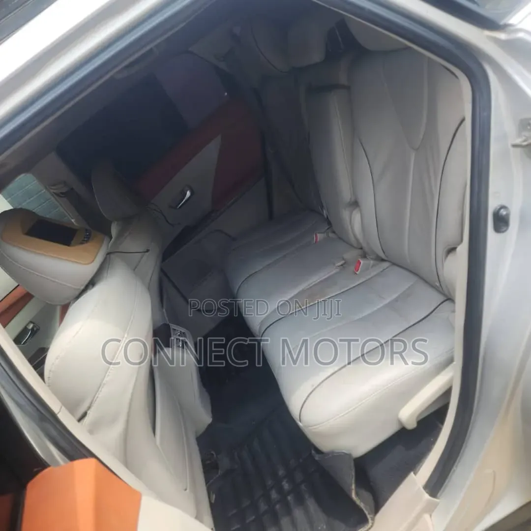 Toyota Sienna XLE 7 Passenger Mobility 2012 Gray