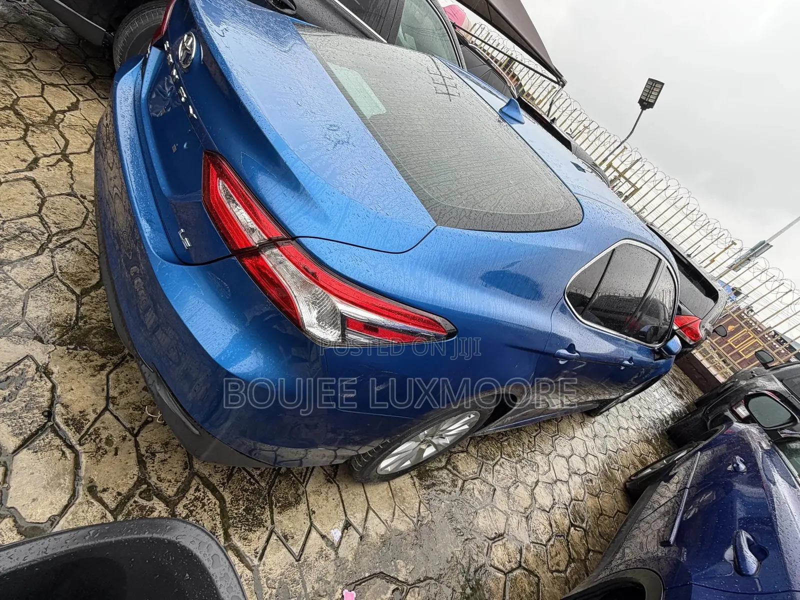 Toyota Camry LE (2.5L 4cyl 8A) 2019 Blue