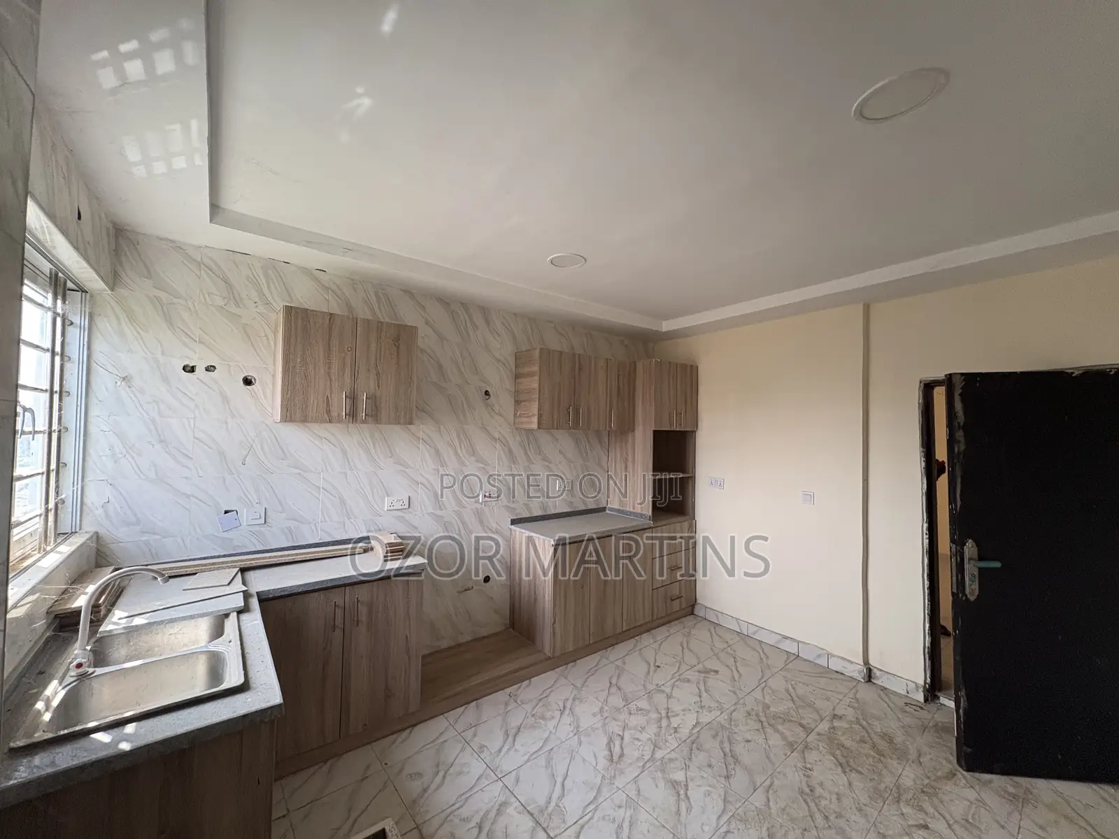 3bdrm Block of Flats in Idu for rent