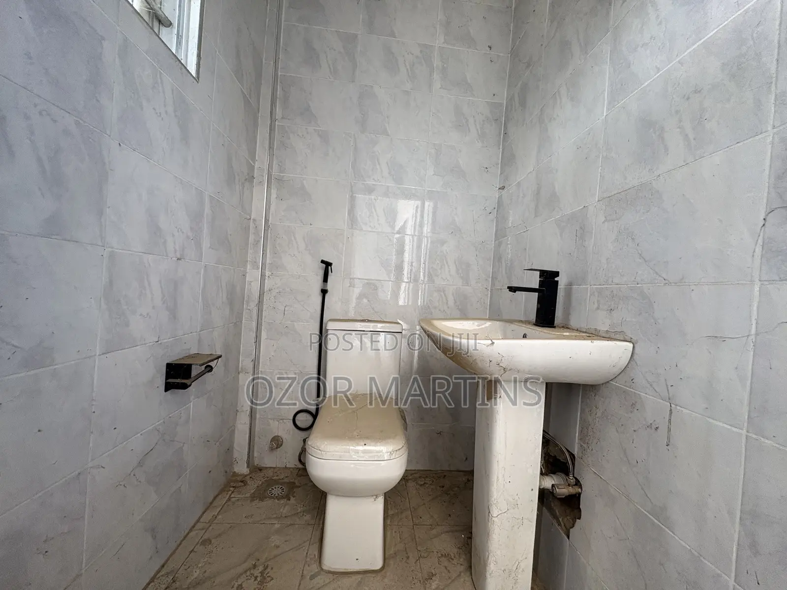 3bdrm Block of Flats in Idu for rent