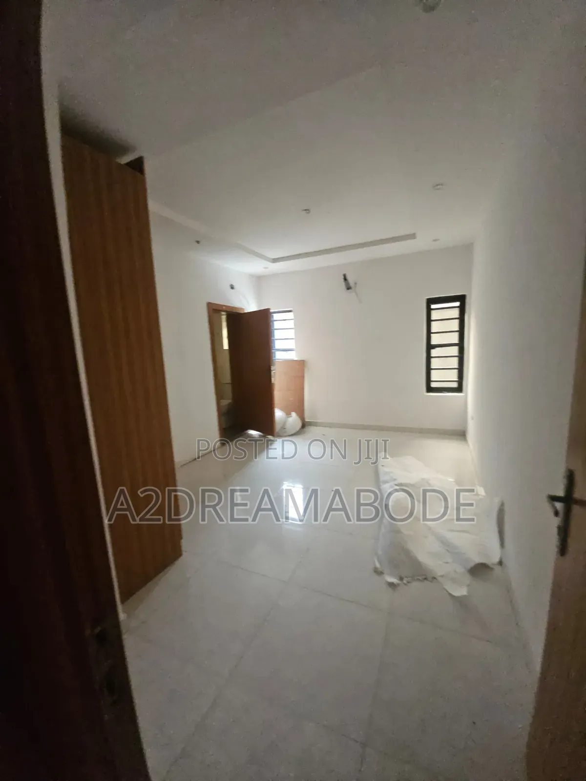 5bdrm Duplex in Omole Phase 2 for rent
