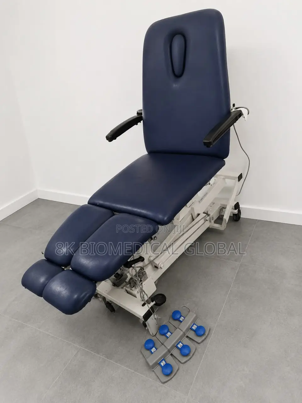 Uk Pre-Owned Plinth Electric Split-Leg Examination Couch