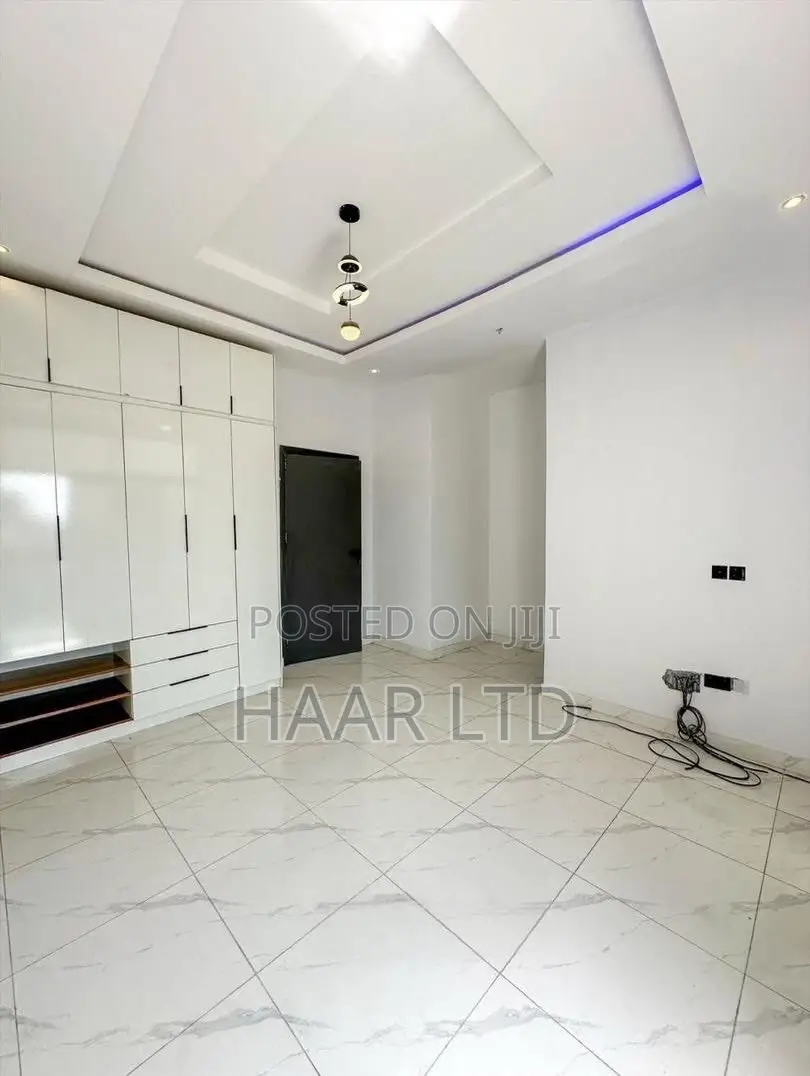 4bdrm Duplex in Ikota for rent