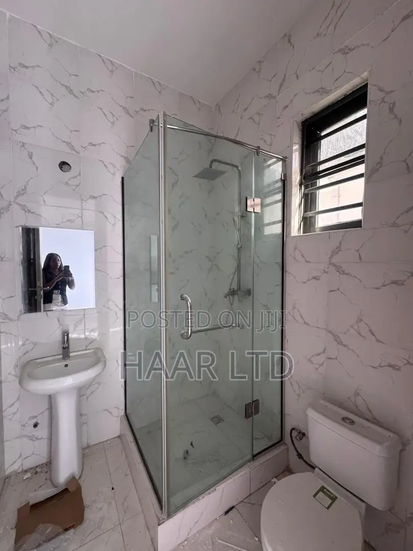 4bdrm Duplex in Lekki Phase 2 for rent