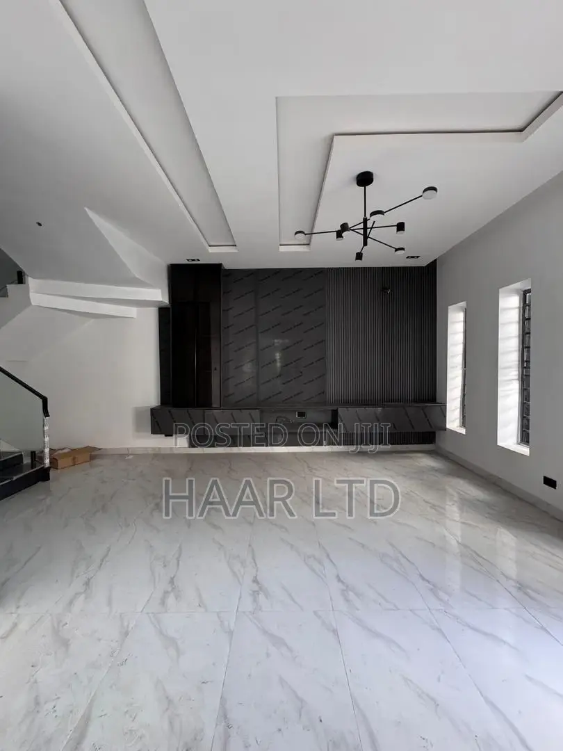 4bdrm Duplex in Lekki Phase 2 for rent