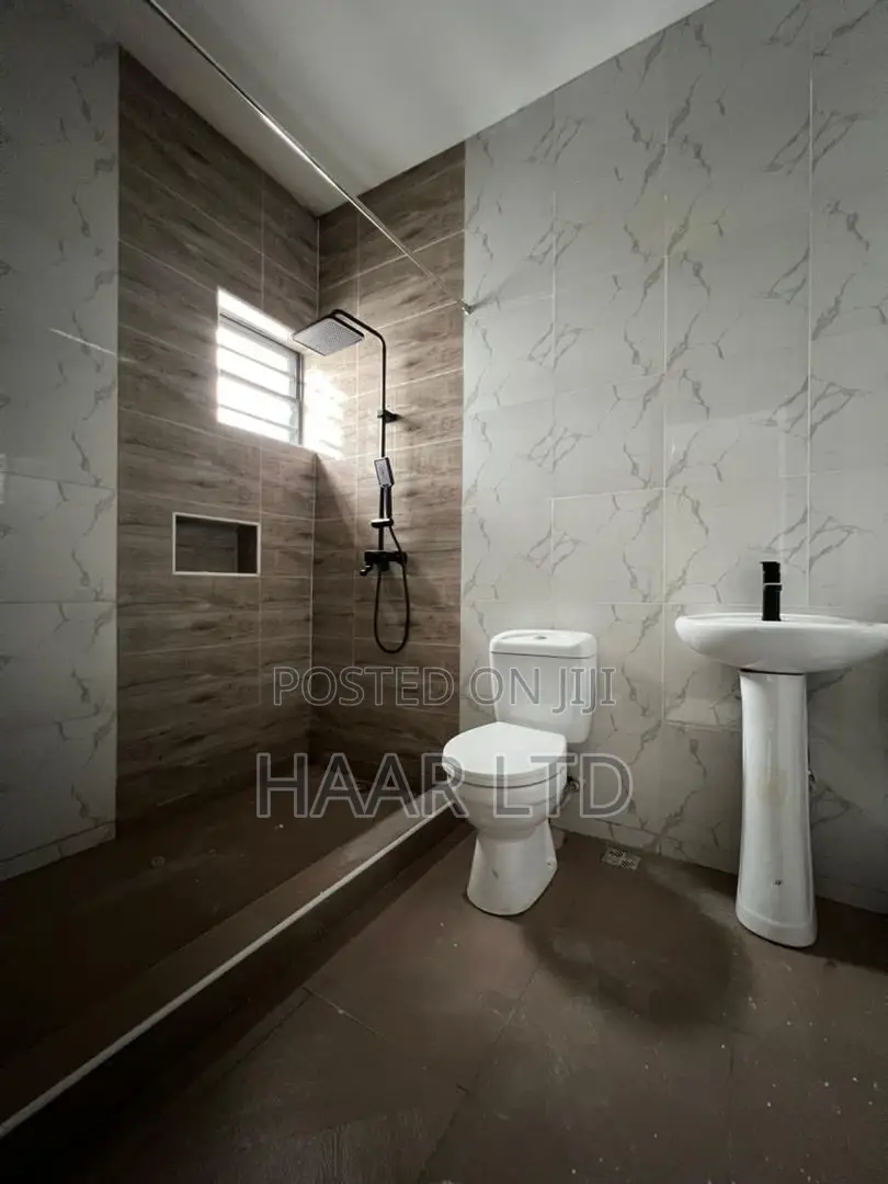 4bdrm Duplex in Lekki Phase 2 for rent