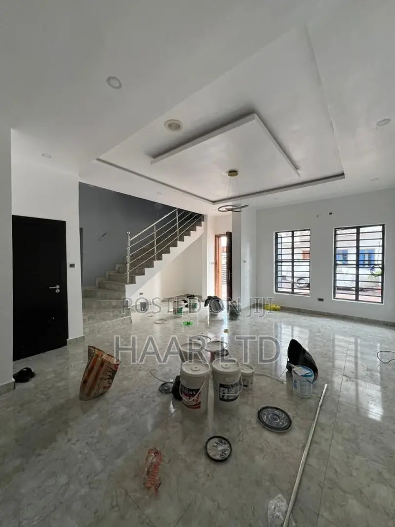 4bdrm Duplex in Lekki Phase 2 for rent