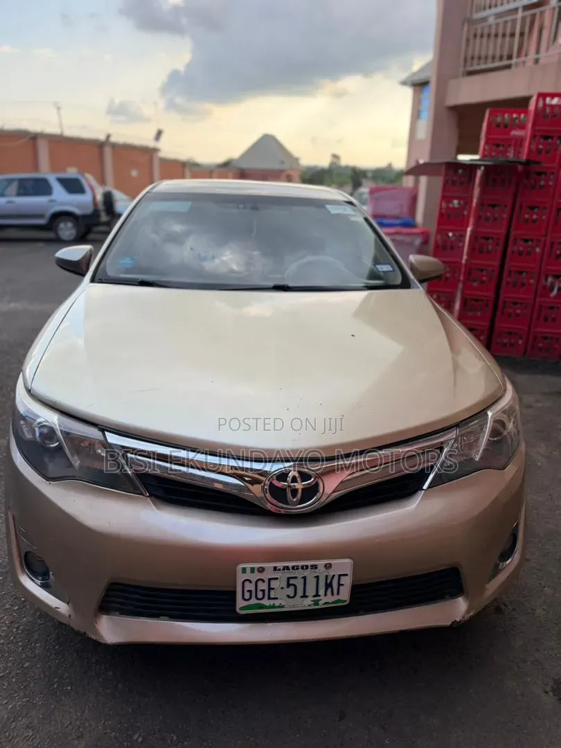 Toyota Camry 2014 Gold