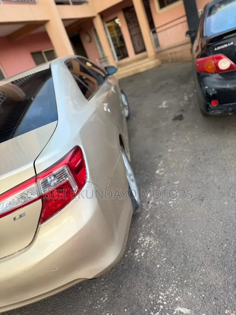 Toyota Camry 2014 Gold