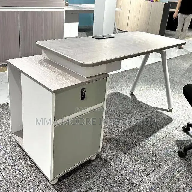 Office Table/ Desk