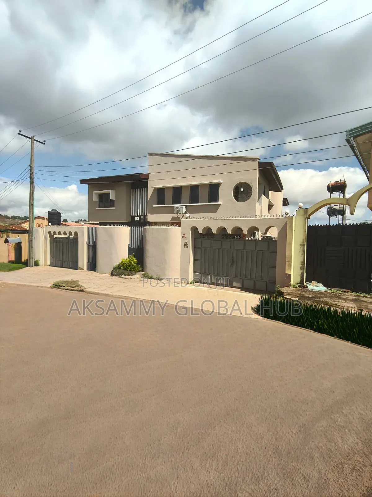 Furnished 13bdrm Duplex in Orogun, Ibadan for sale