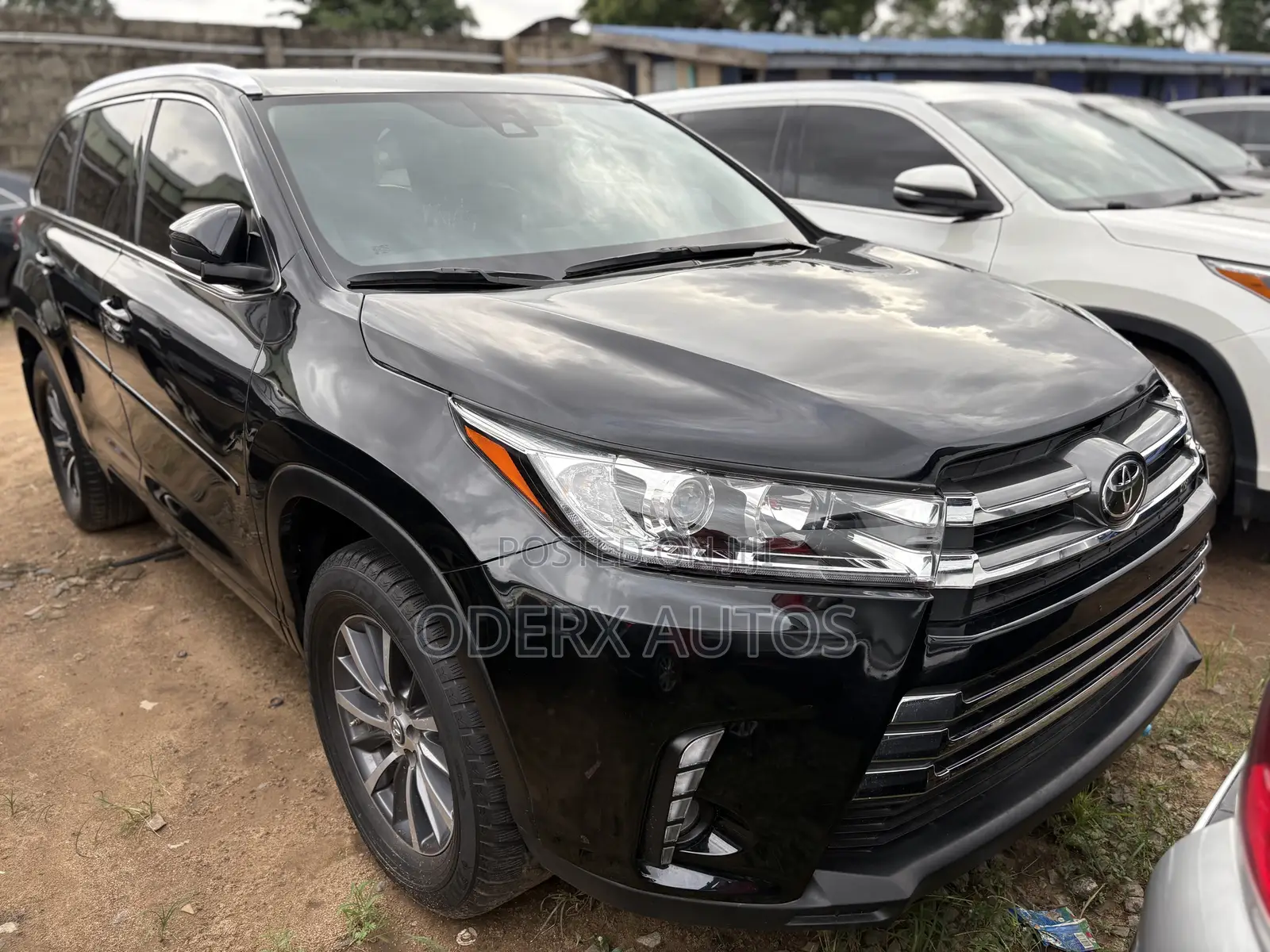 Toyota Highlander XLE 4x4 V6 (3.5L 6cyl 8A) 2018 Black