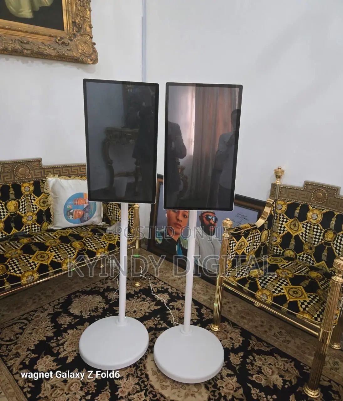 24 Inches Stand by Me Rotating Screen