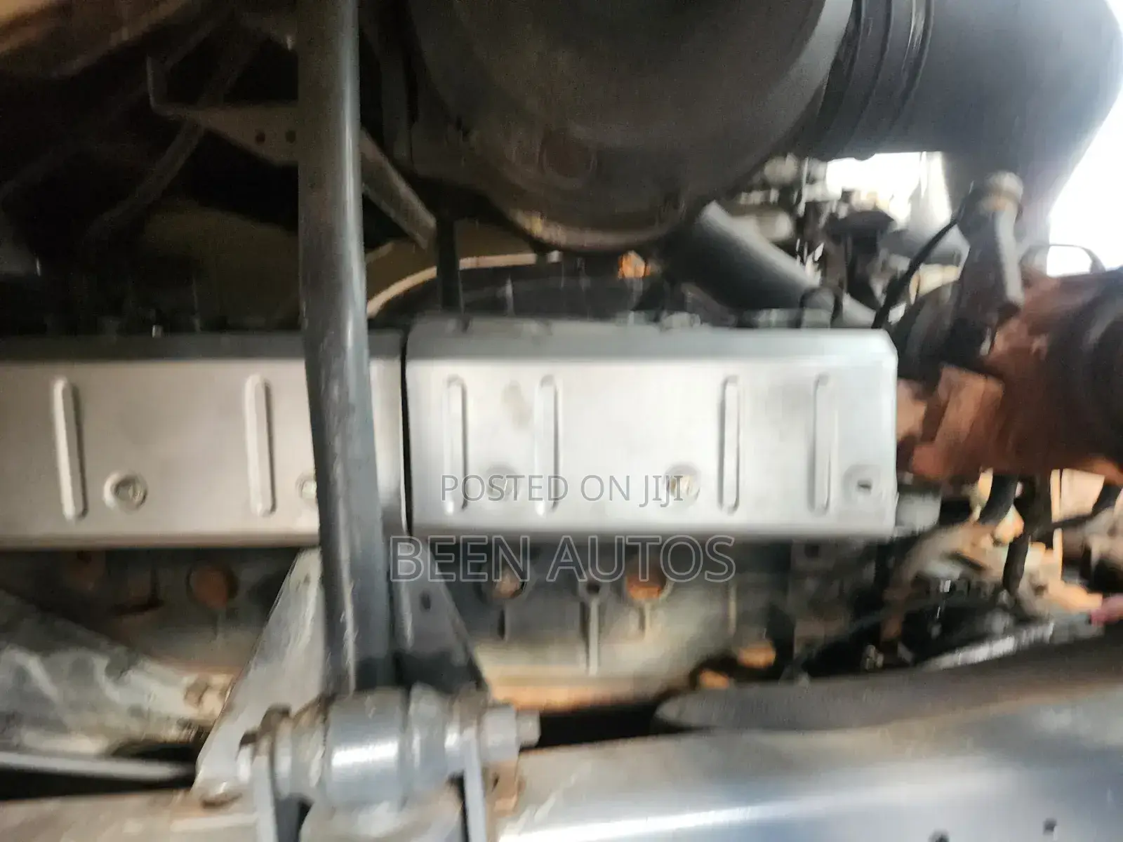 Uses Sino Howo Truck 2012 White