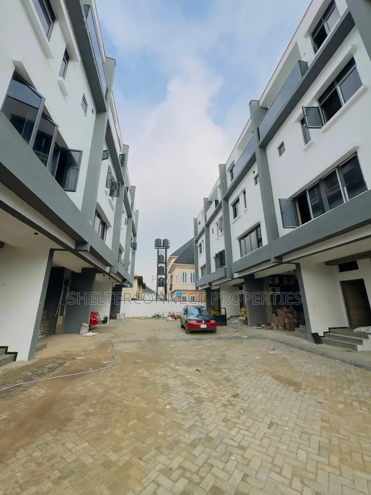 4bdrm House in Oworonshoki / Gbagada for sale