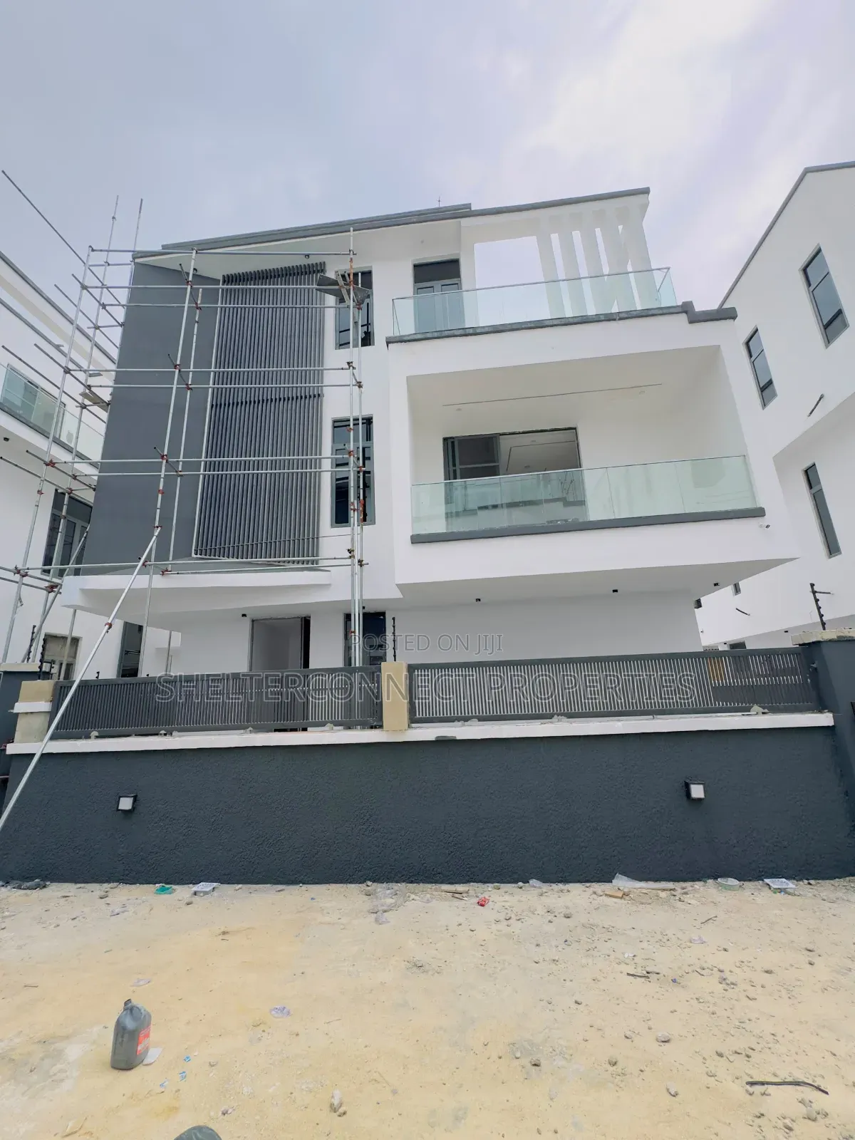 5bdrm Duplex in Omole Phase 2 for sale