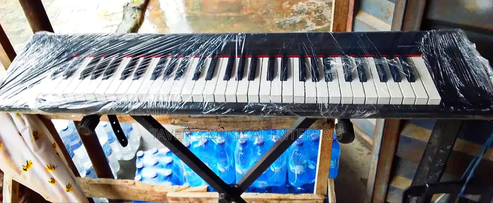 Yamaha Piaggero Np-12 Electronic Keyboard