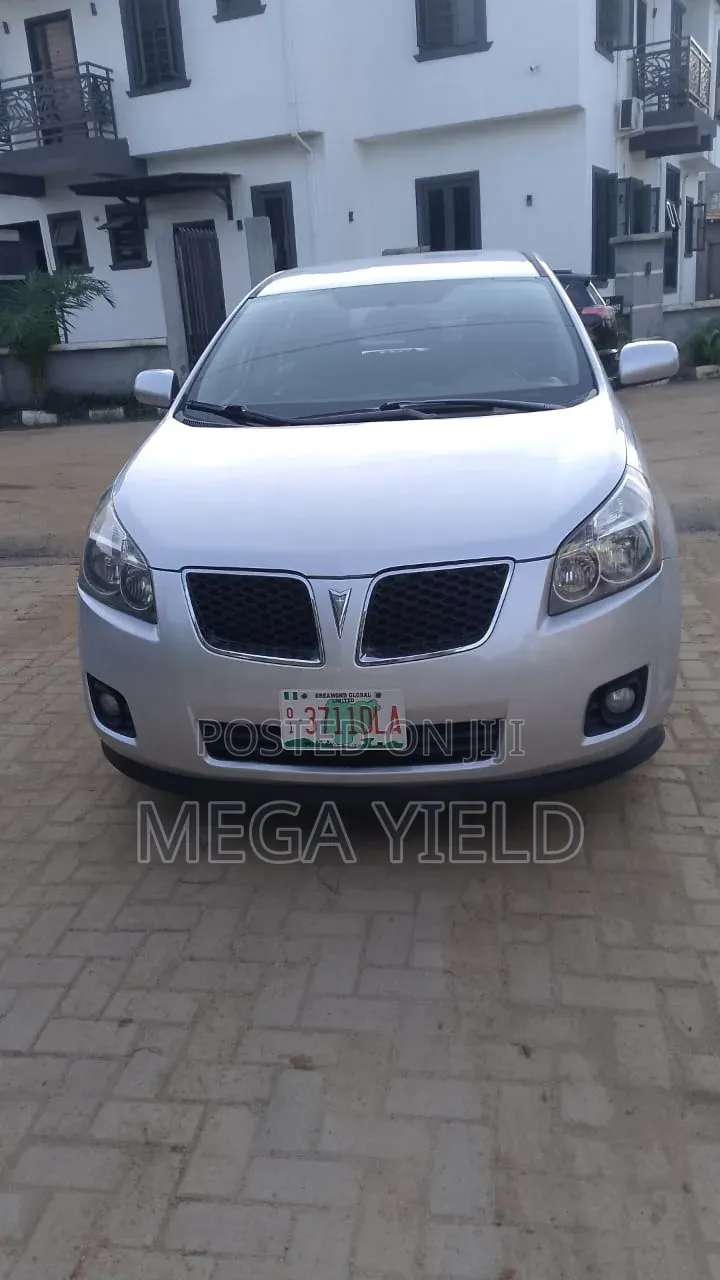 Pontiac Vibe 1.8L 2010 Silver