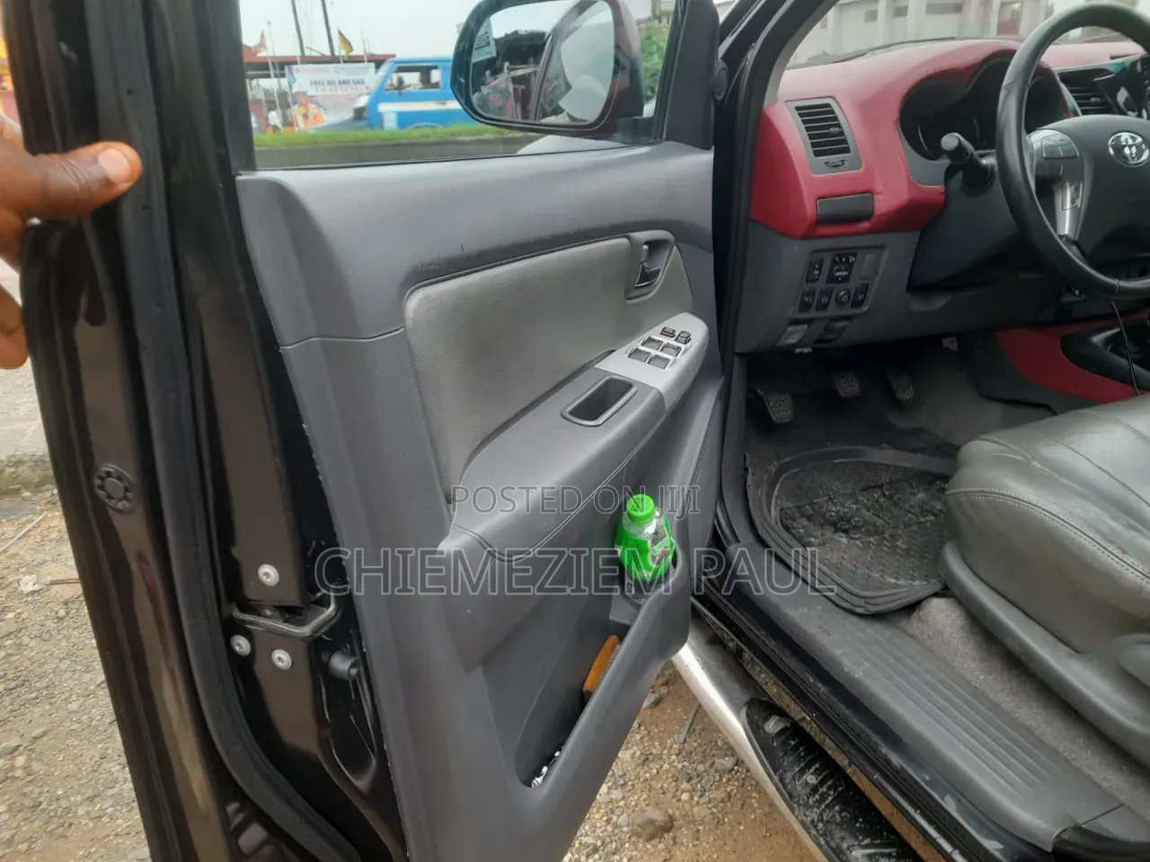 Toyota Hilux 2012 Black