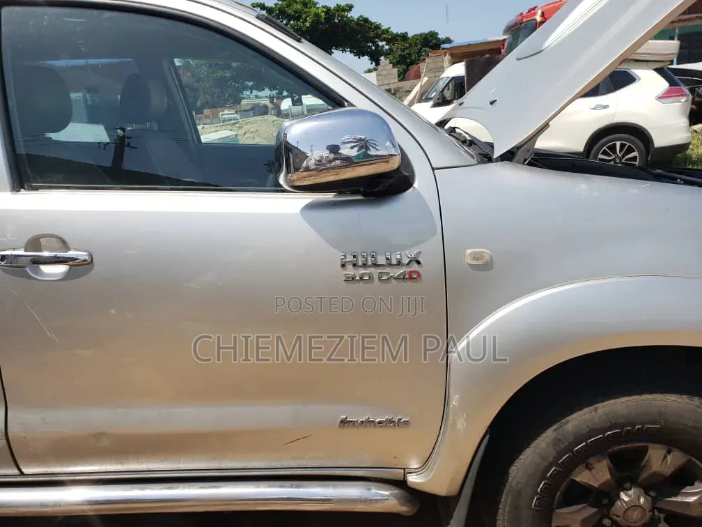 Toyota Hilux 2012 Silver