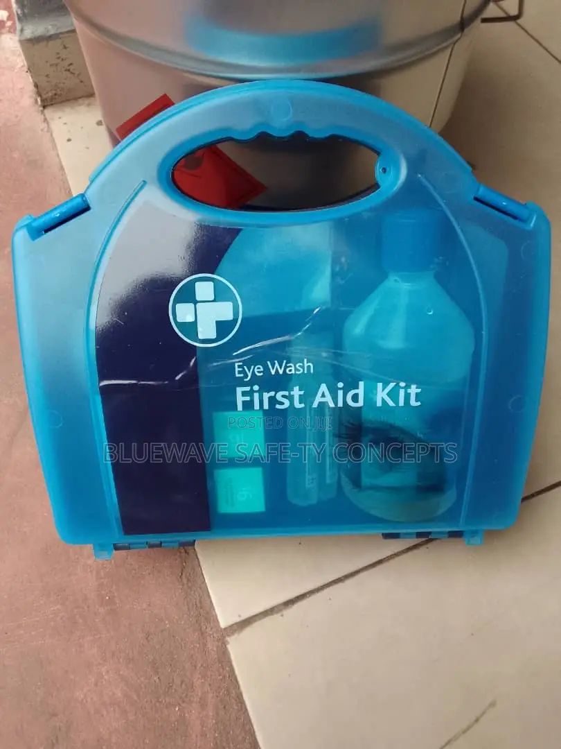 Eye Wash First Aid Kit
