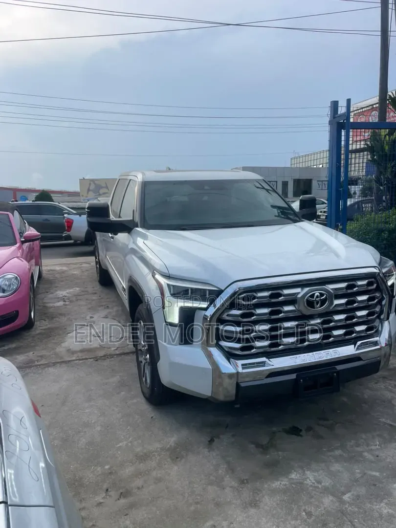Toyota Tundra 2024 White