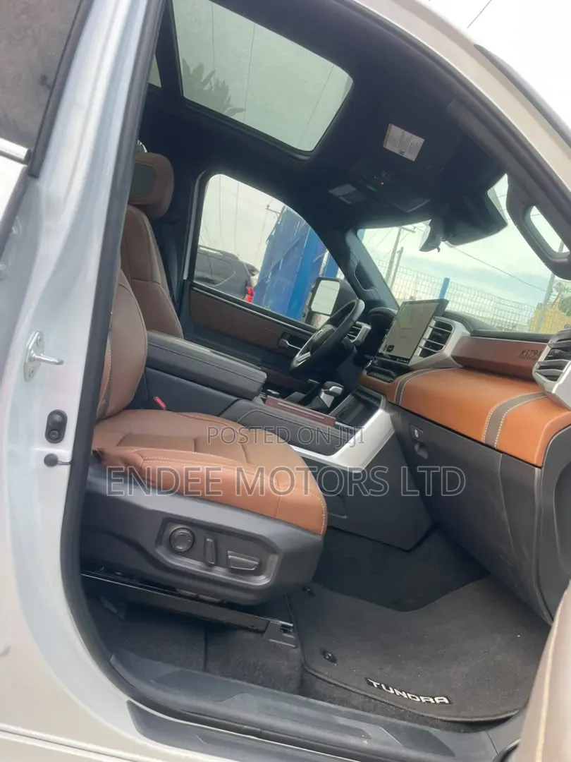 Toyota Tundra 2024 White