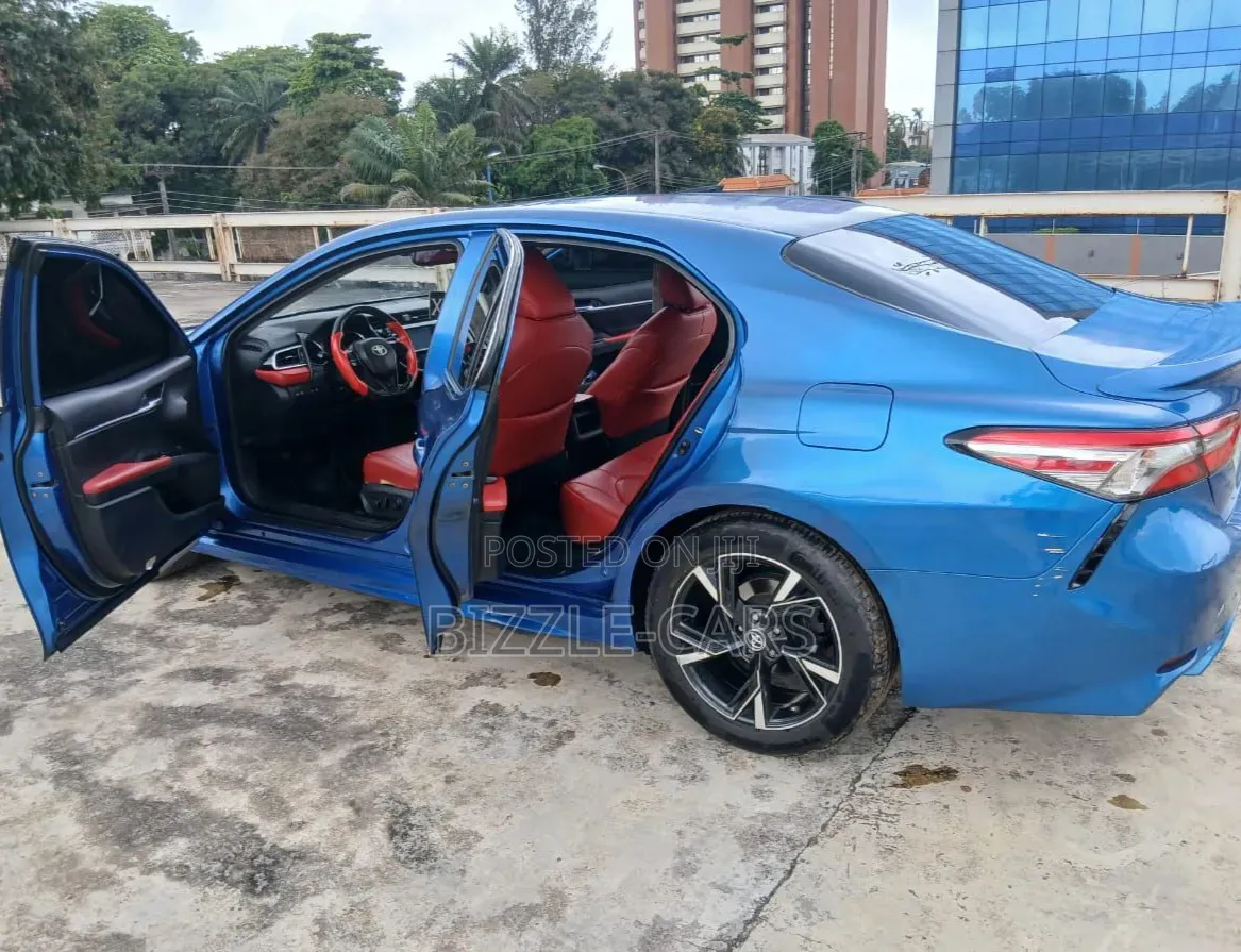 Toyota Camry 2020 Blue