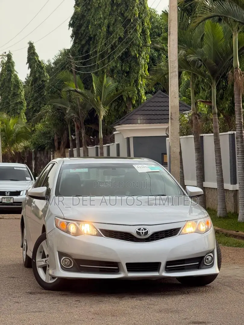 Toyota Camry 2012 Silver