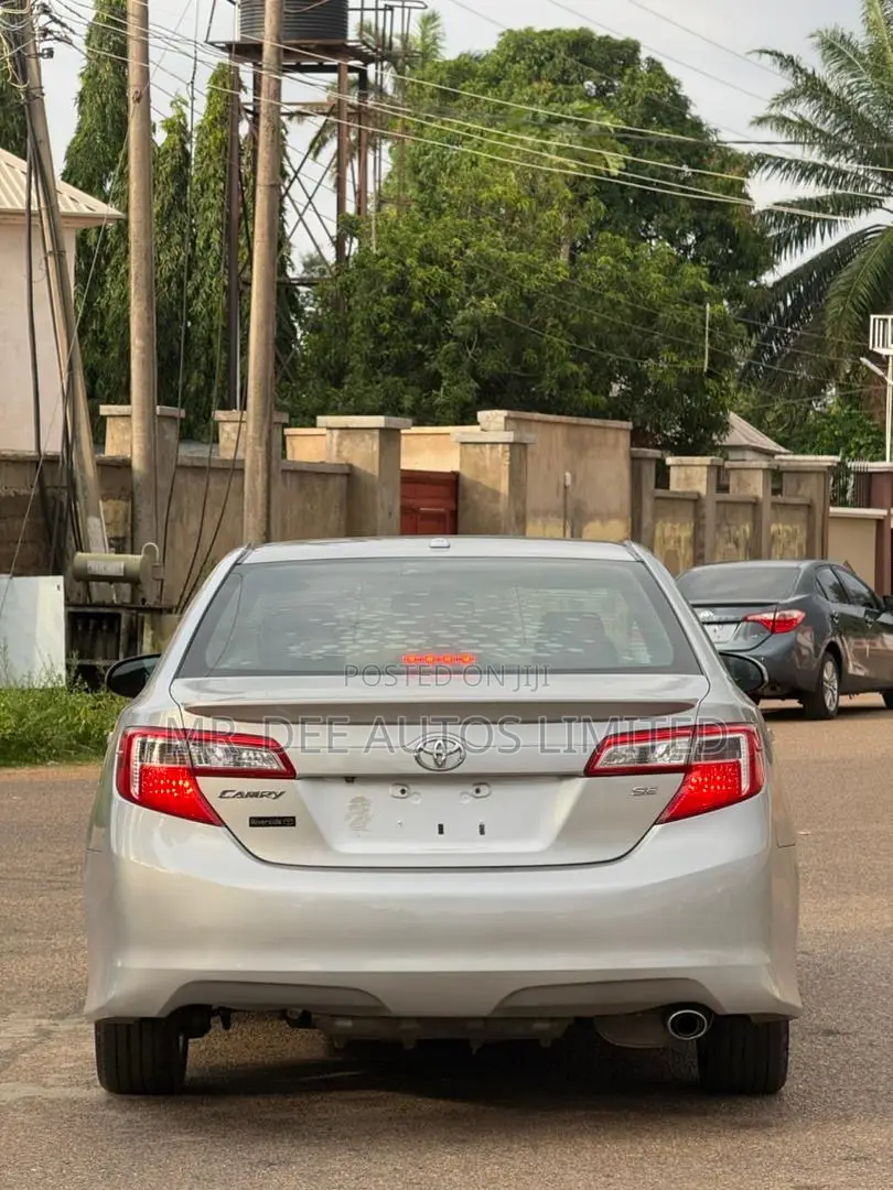 Toyota Camry 2012 Silver
