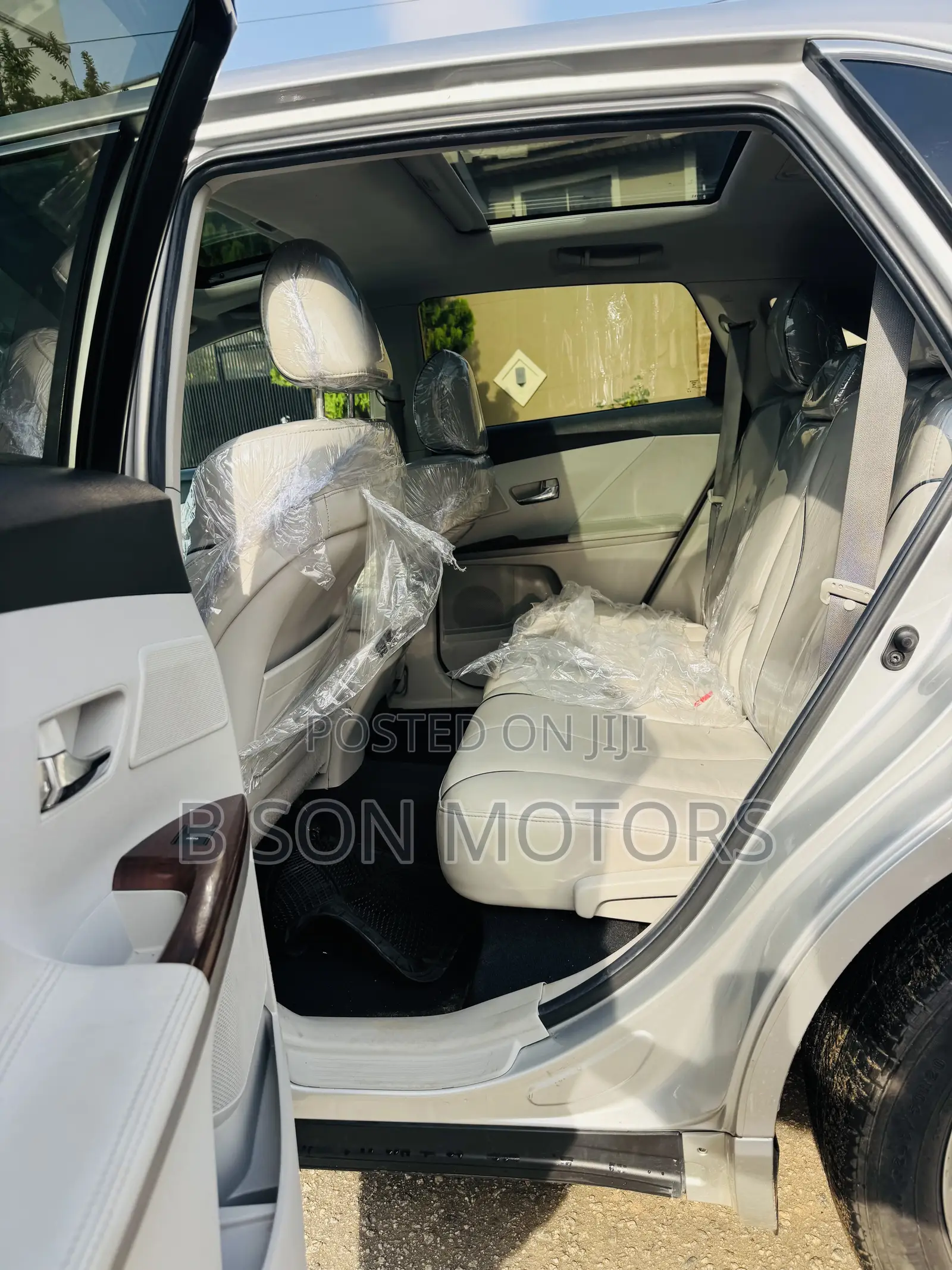 Toyota Venza XLE 2012 Silver