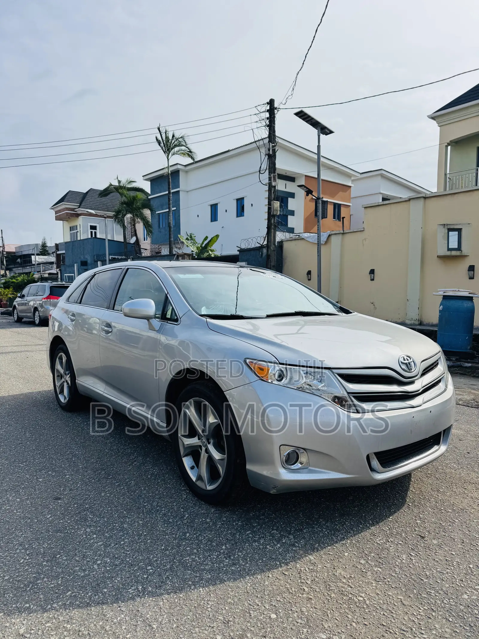 Toyota Venza XLE 2012 Silver