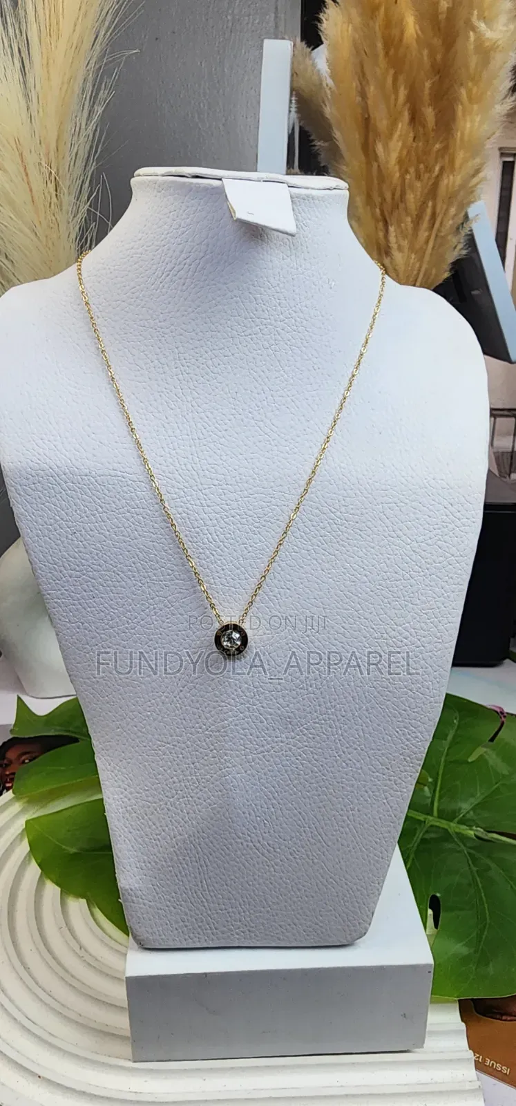 Luminous Crystal Chain