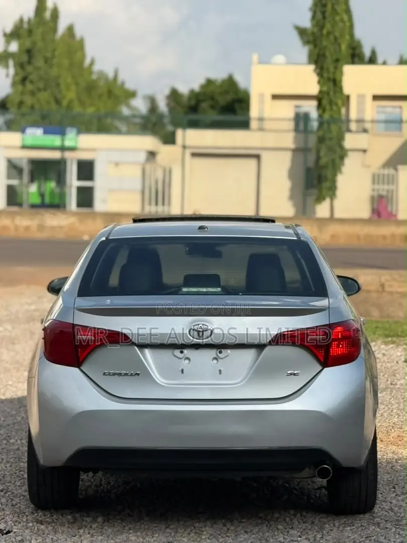 Toyota Corolla 2017 Silver
